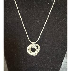 Silver Tone Three Interlocking Ring Necklace 20” Rhinestone Accents N118